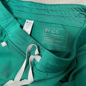 Figs Small Tall Hunter green Zamora joggers